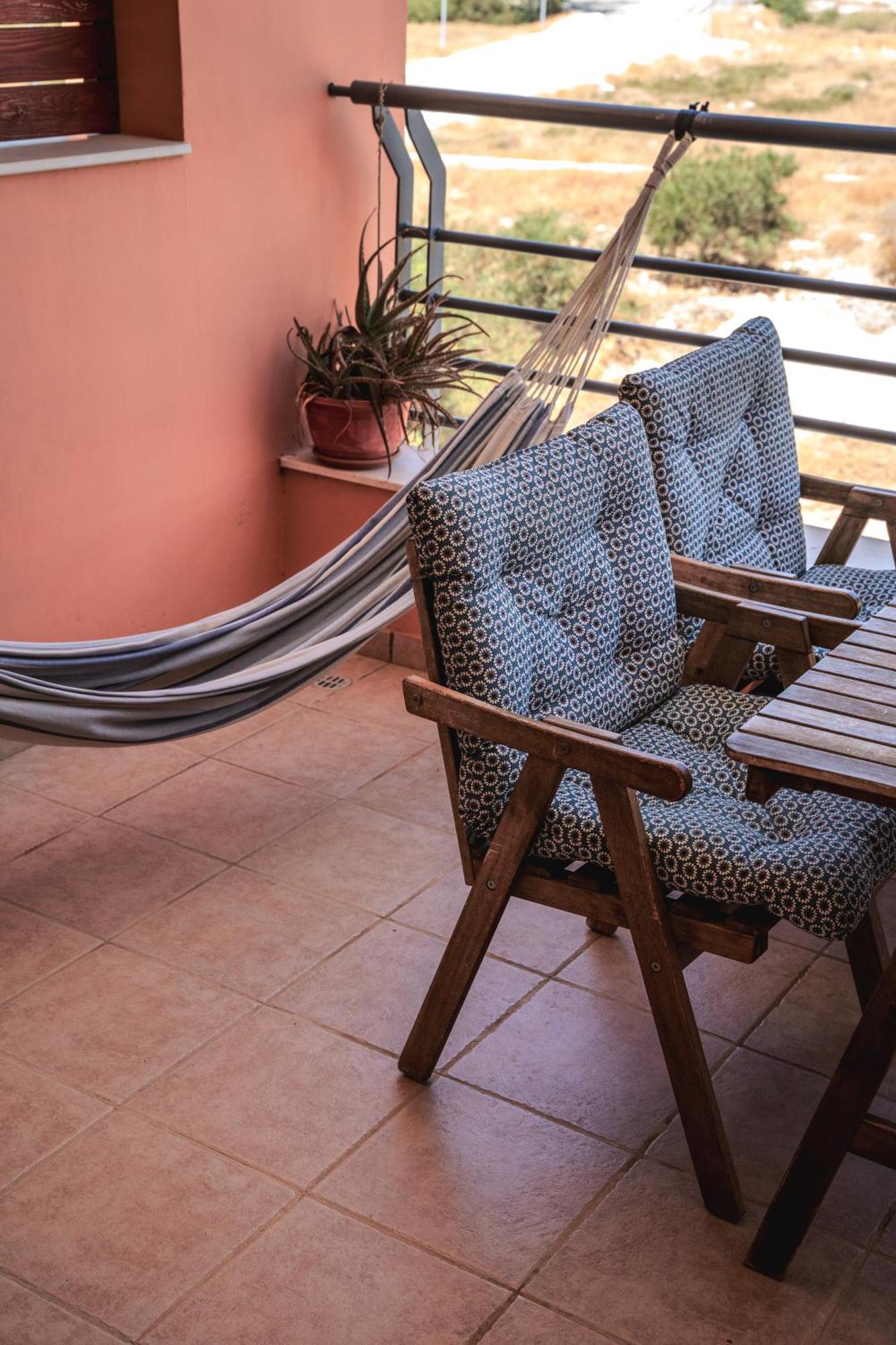 Isabella One Bedroom Larnaca Luaran gambar