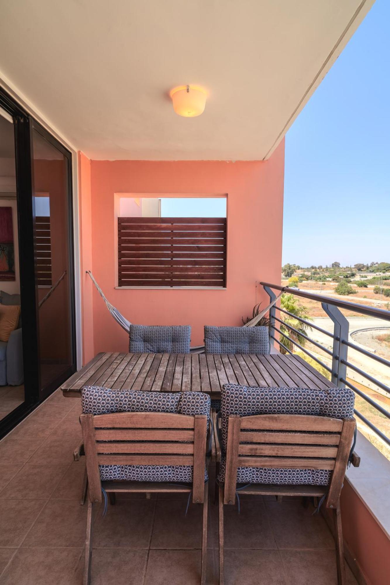 Isabella One Bedroom Larnaca Luaran gambar